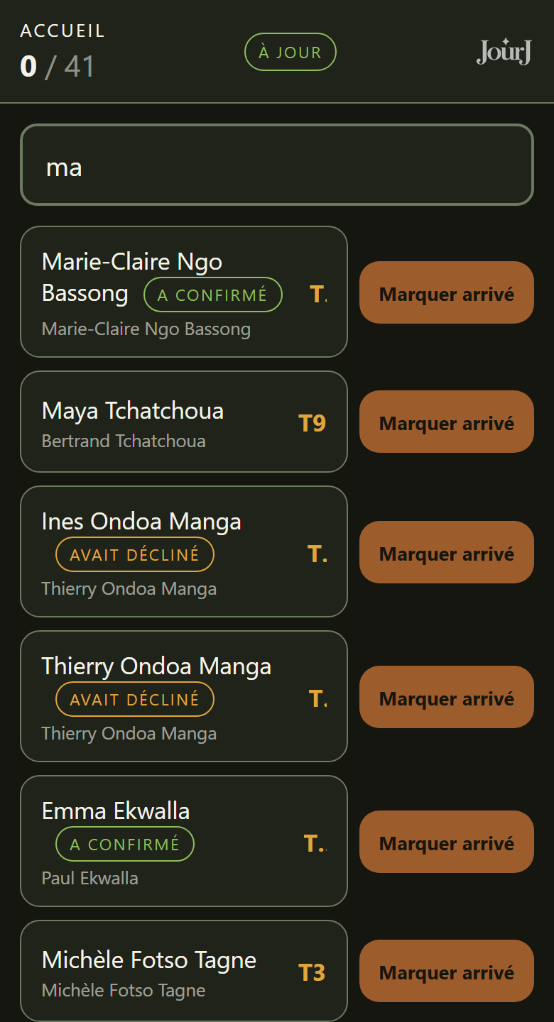 L'écran d'accueil du protocole : une recherche par nom, la liste des invités avec leur table et le bouton « Marquer arrivé ».